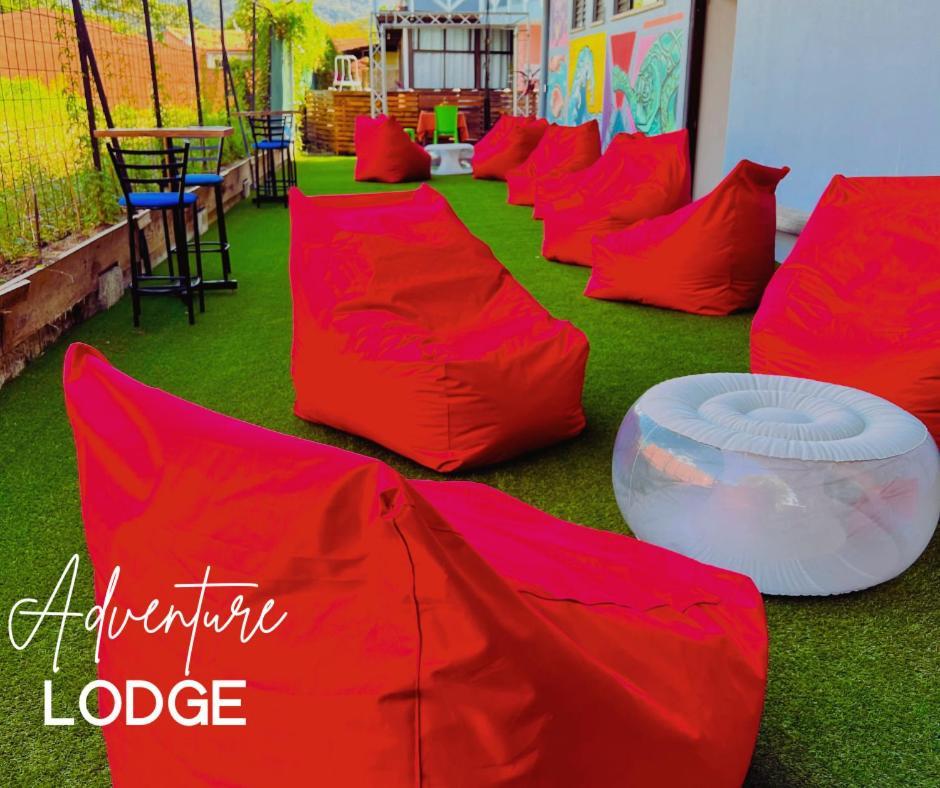 Hotel Adventure Lodge Jaco Bagian luar foto