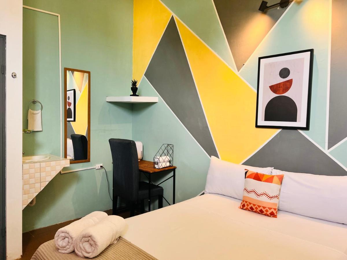 Hotel Adventure Lodge Jaco Bagian luar foto