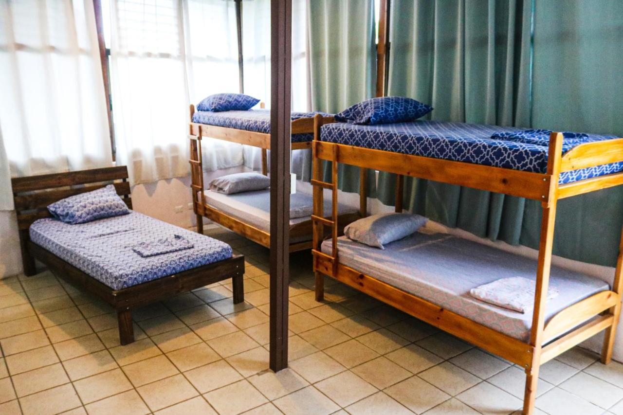 Hotel Adventure Lodge Jaco Bagian luar foto