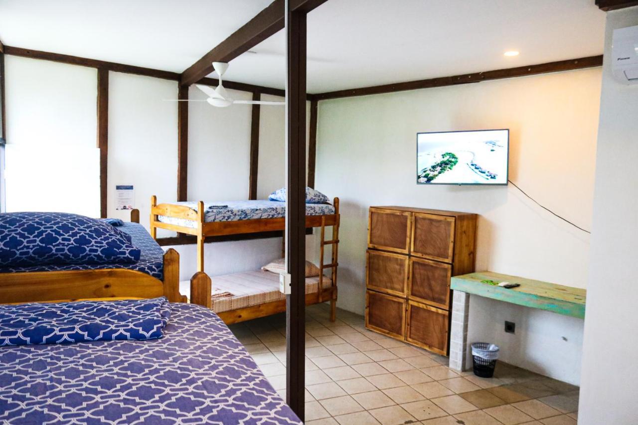 Hotel Adventure Lodge Jaco Bagian luar foto