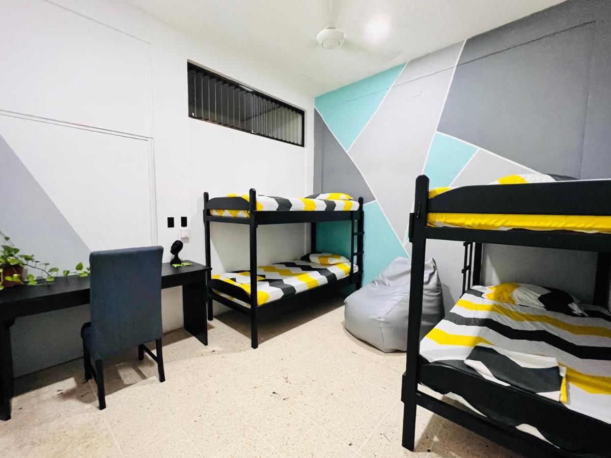 Hotel Adventure Lodge Jaco Bagian luar foto