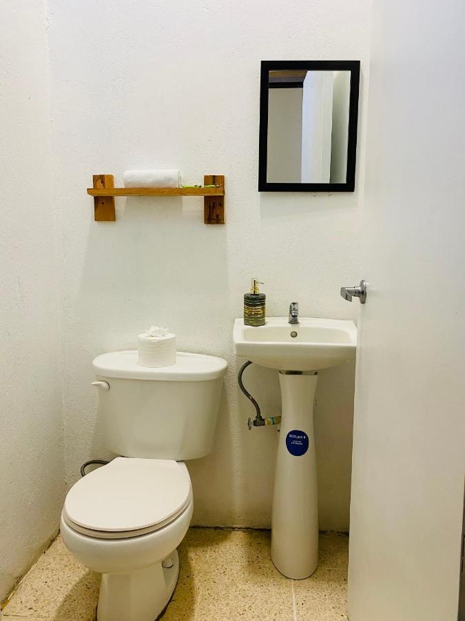 Hotel Adventure Lodge Jaco Bagian luar foto