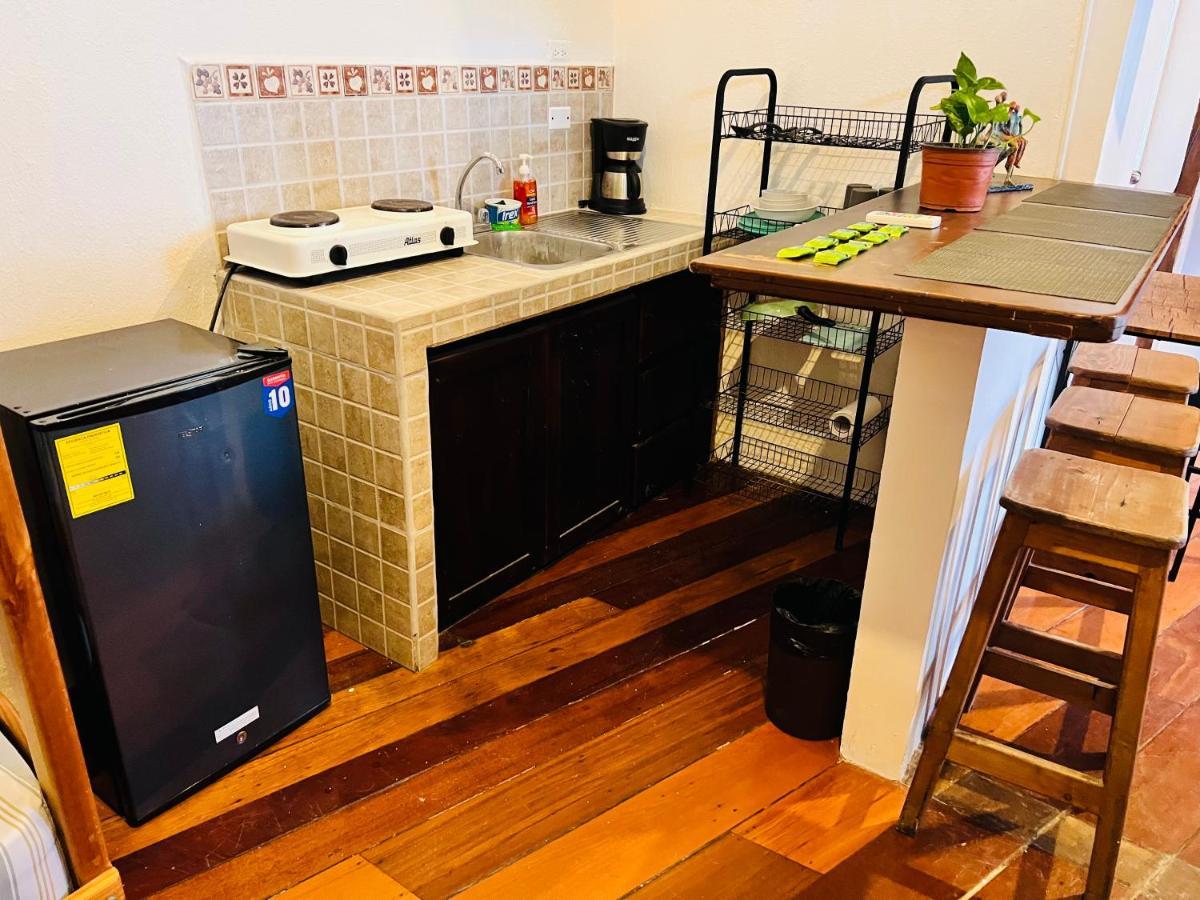 Hotel Adventure Lodge Jaco Bagian luar foto