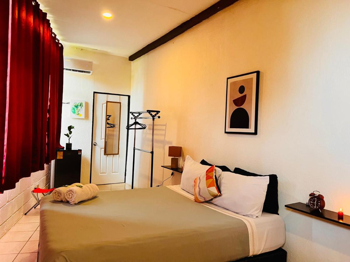 Hotel Adventure Lodge Jaco Bagian luar foto