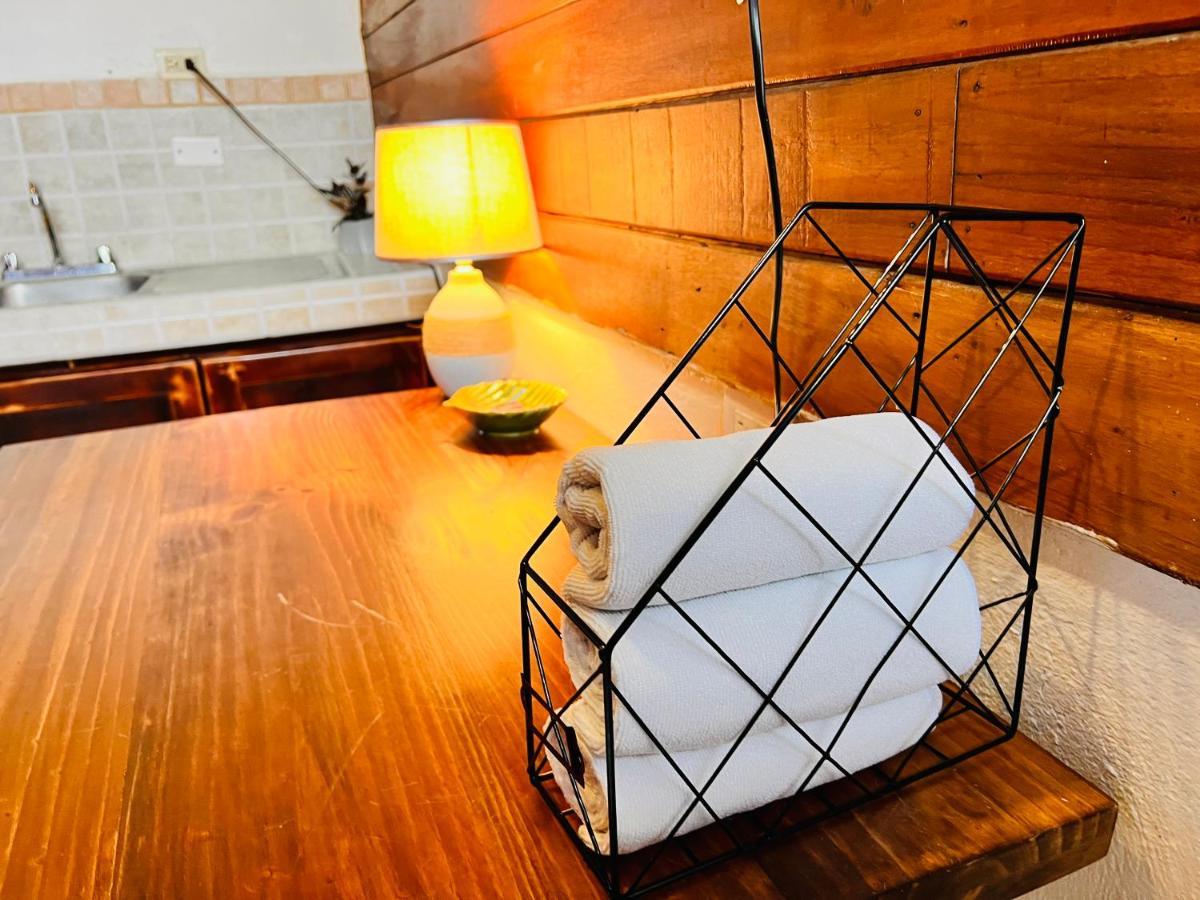 Hotel Adventure Lodge Jaco Bagian luar foto