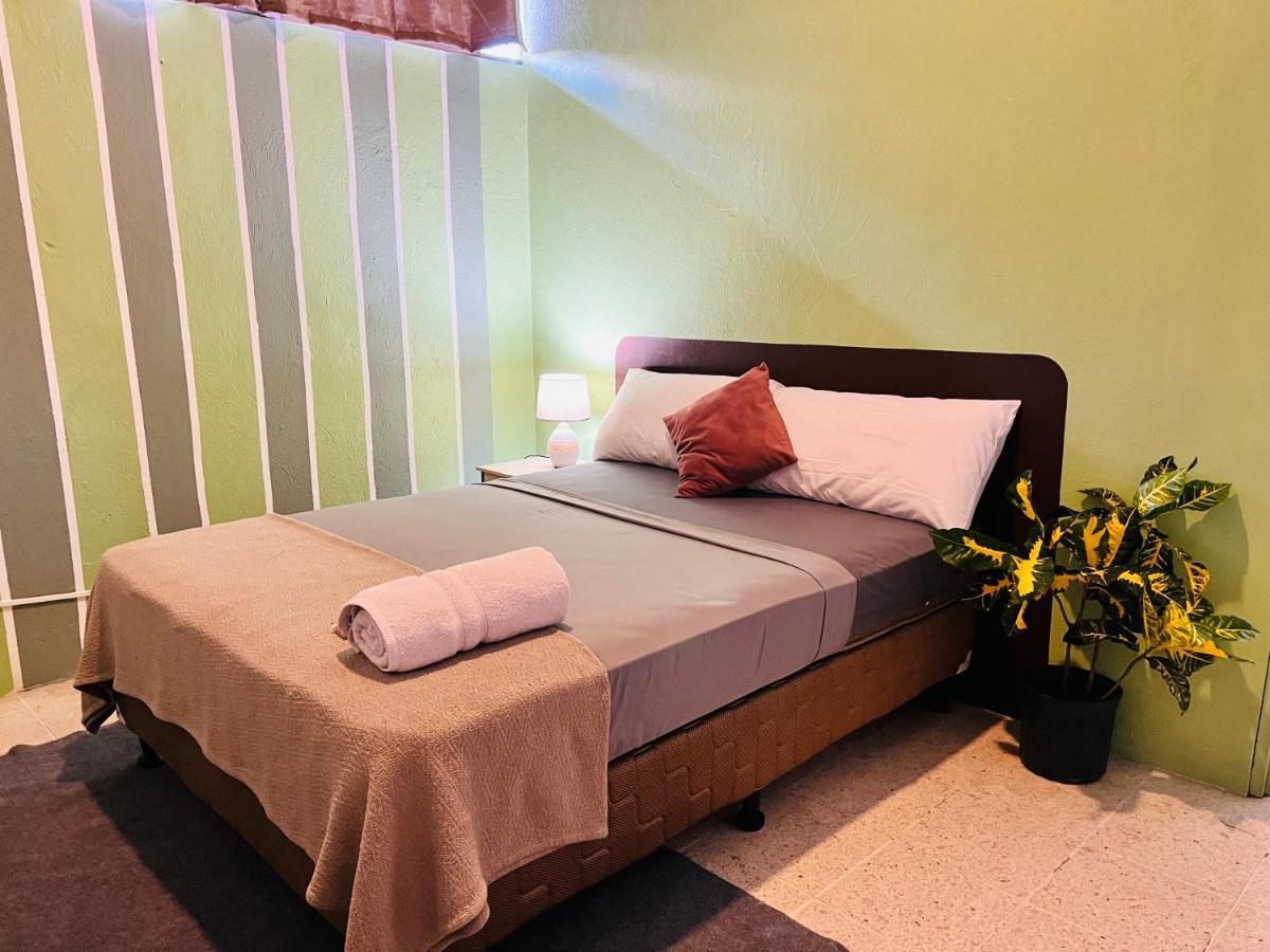 Hotel Adventure Lodge Jaco Bagian luar foto