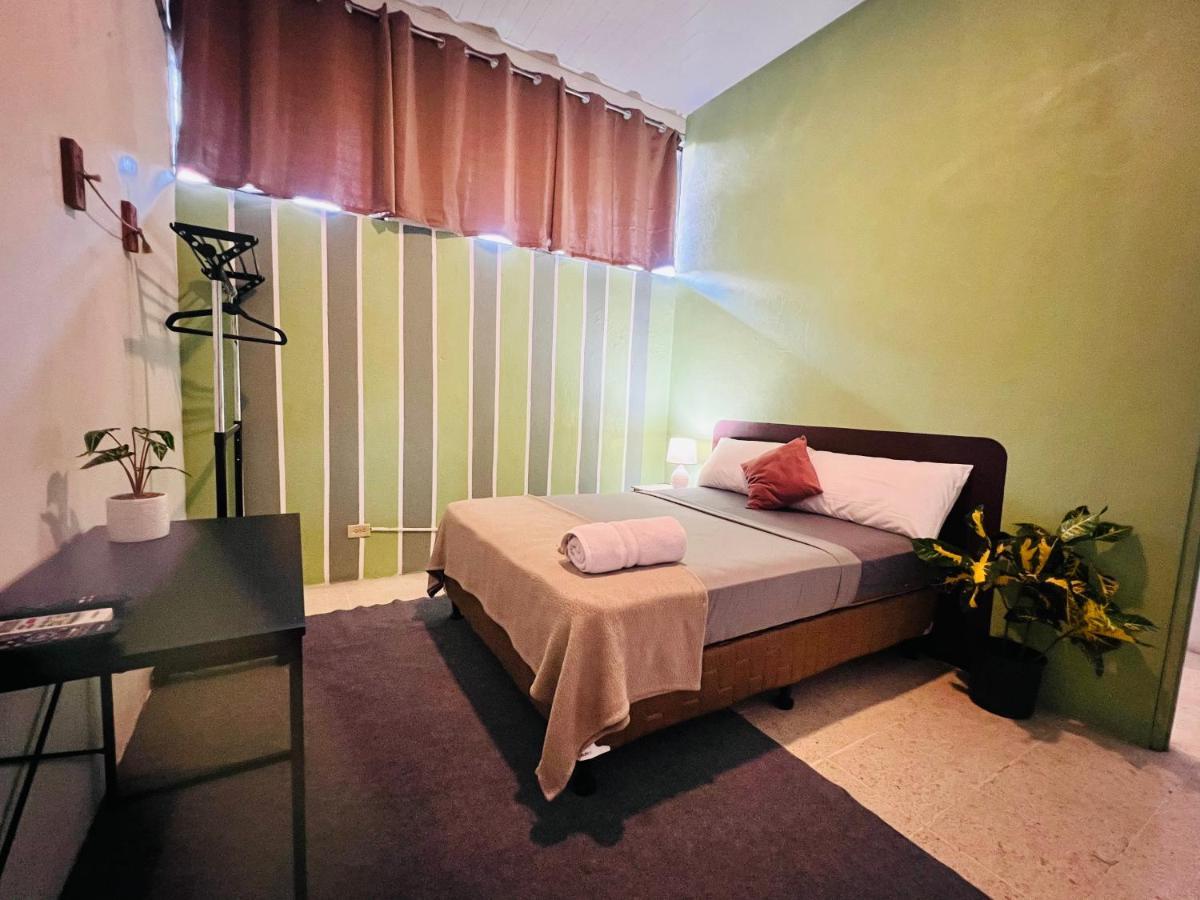Hotel Adventure Lodge Jaco Bagian luar foto