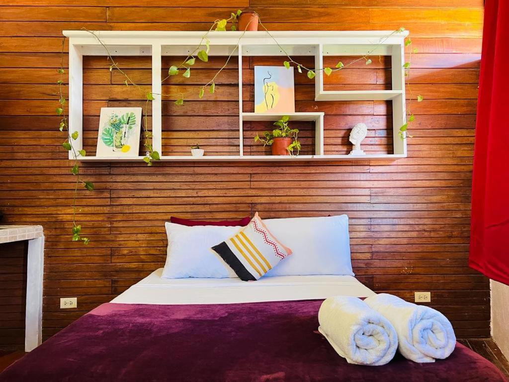 Hotel Adventure Lodge Jaco Bagian luar foto